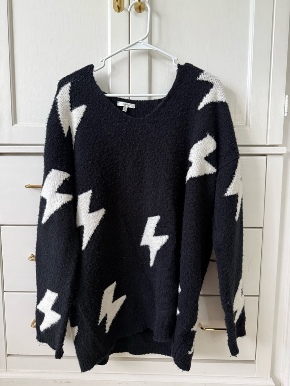 Black & White Lightning Bolt Knit Sweater - Women